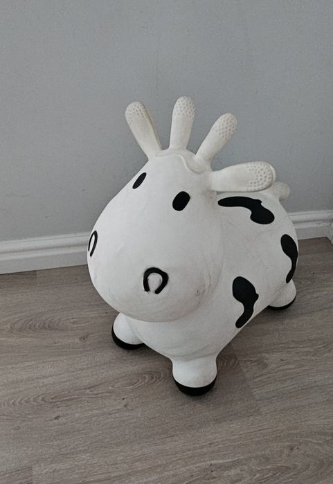 Skoczek dmuchany krówka