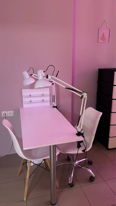 Здам місце майстра манікюру