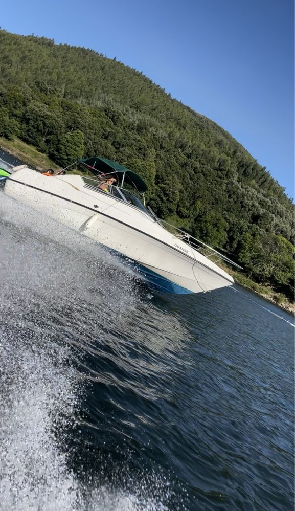 Barco Crownline 210