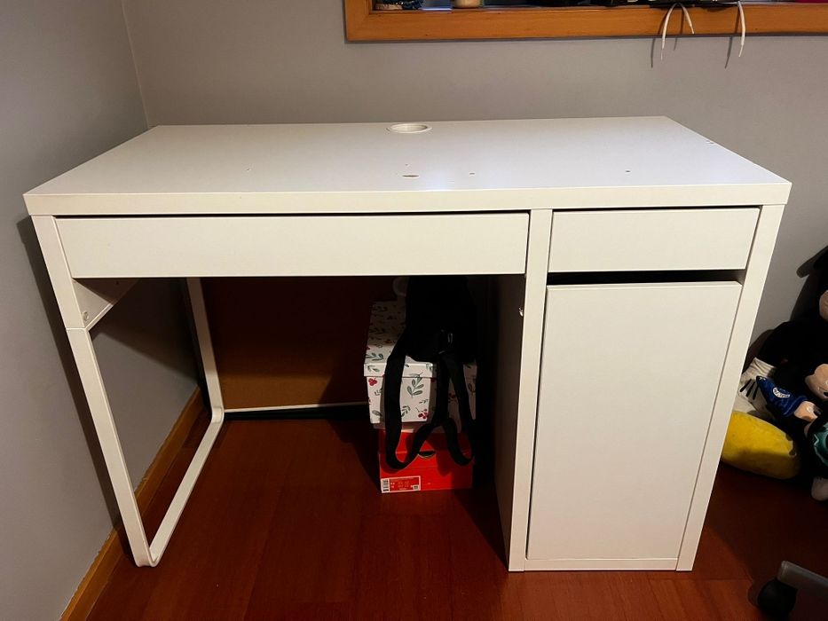 Secretária com cadeira ikea