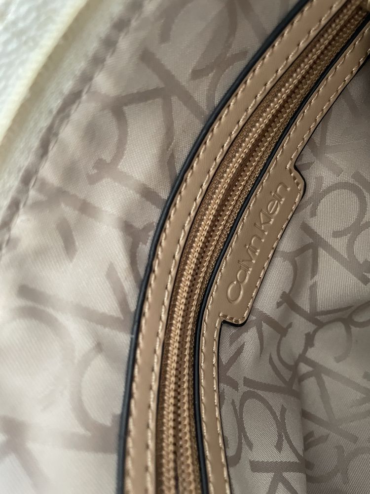 Mala Calvin Klein creme