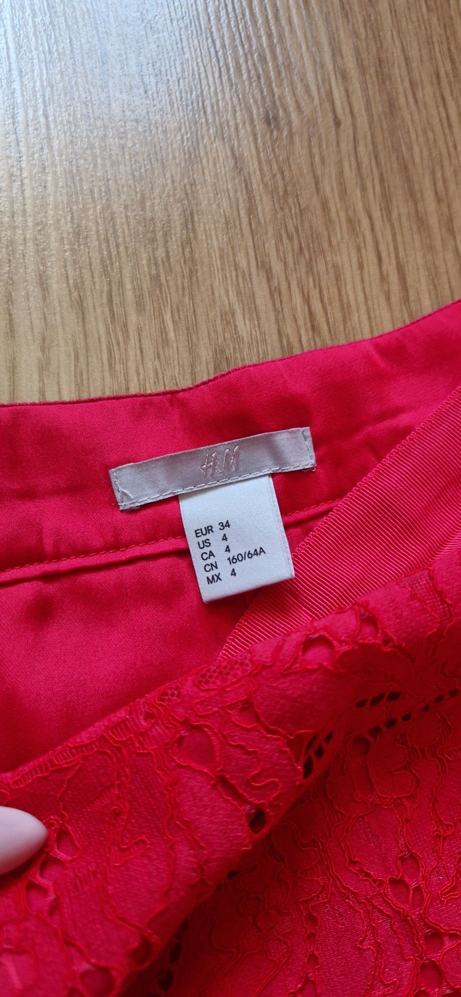 Czerwona spódniczka H&M, koronka, gipiura