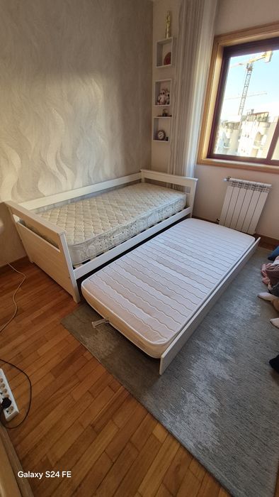 Vendo cama solteiro tipo estúdio com dois colchões