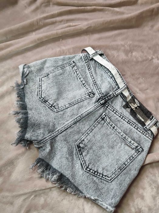 Продам джинсові шорти жіночі