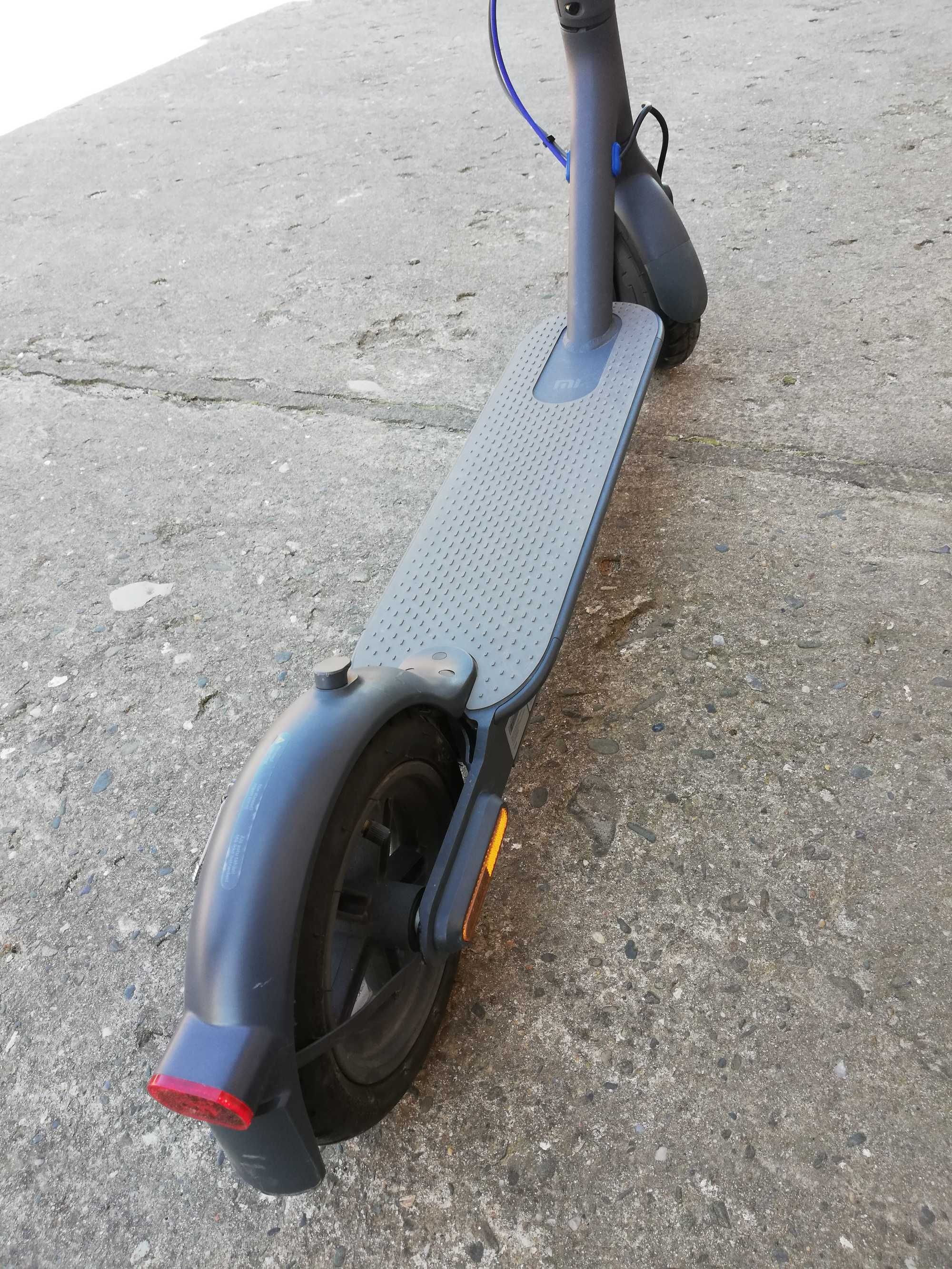 Hulajnoga elektryczna Xiaomi Mi Electric Scooter 3