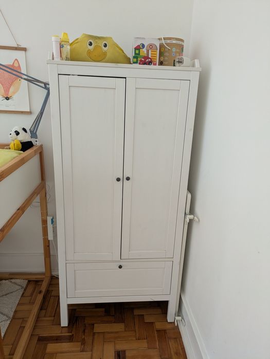 Roupeiro IKEA Sundvik