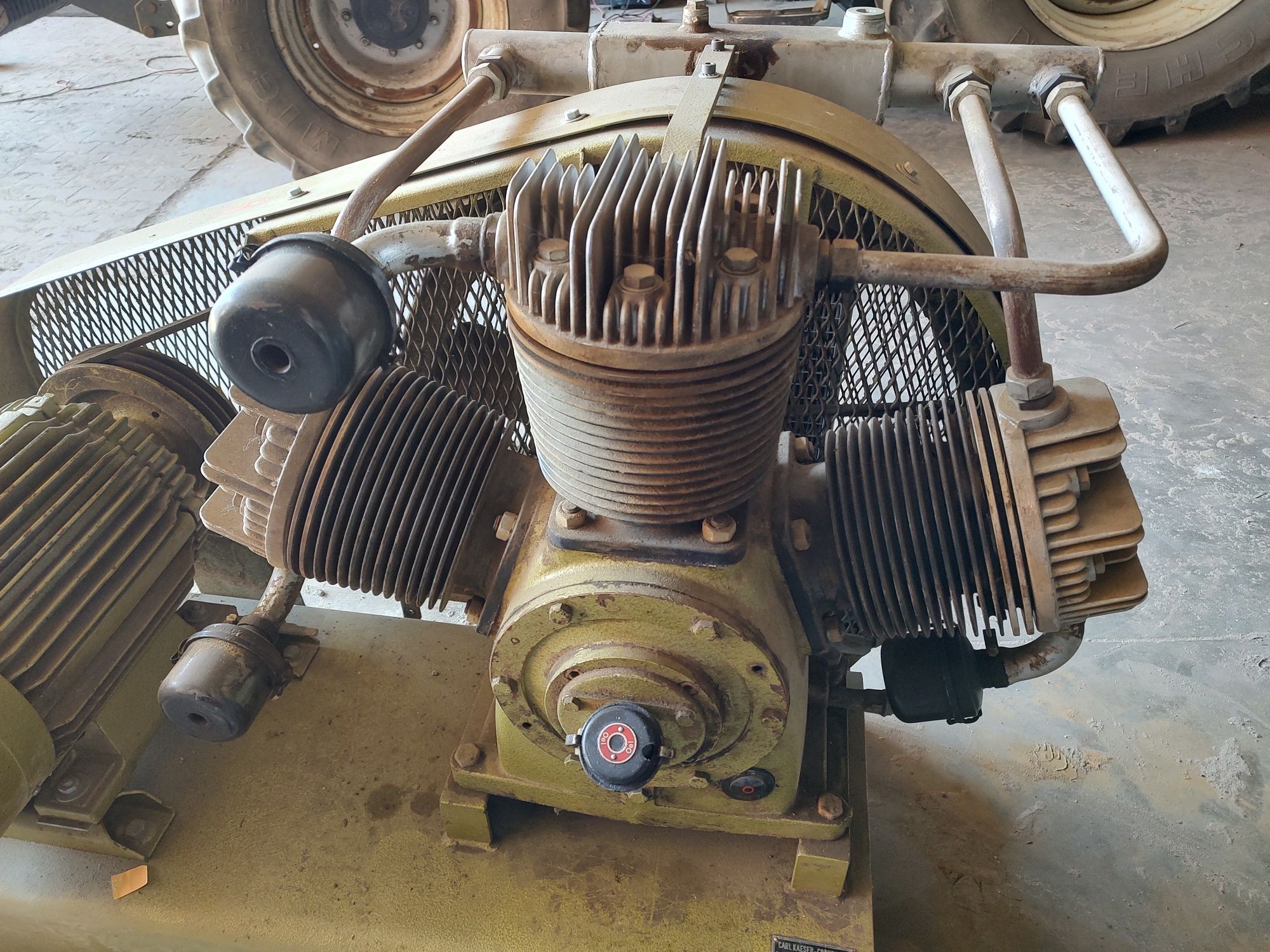 Sprężarka Kaeser 3000l/min 3m3 18KW jak nowa 3 tłokowa automat