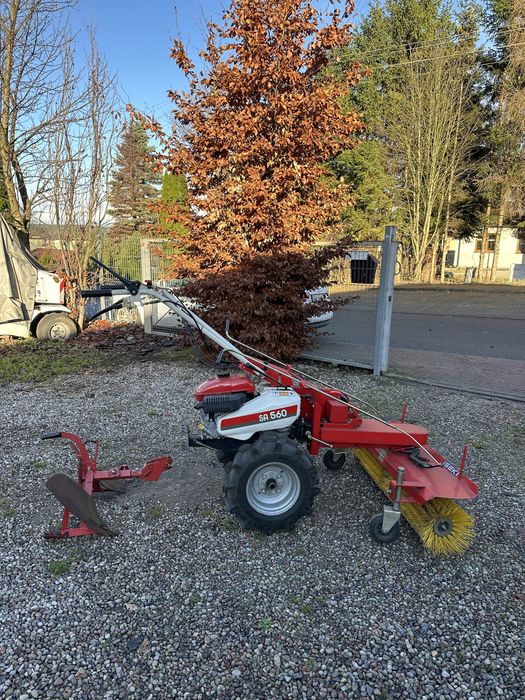 Traktorek jednoosiowy, dzik Iseki SA560 z zamiatarką