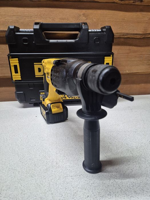 DeWalt Młotowiertarka SDS Zestaw DCH033