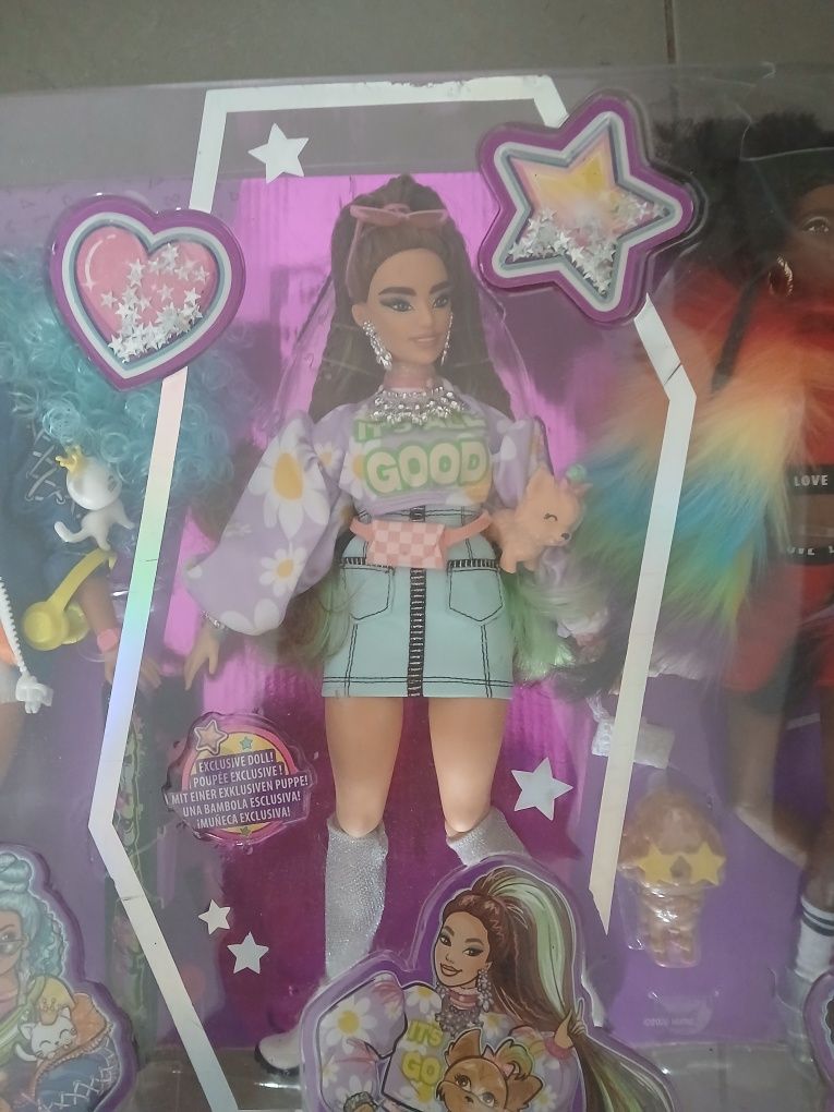 Barbie Extra (5 Bonecas e acessórios)