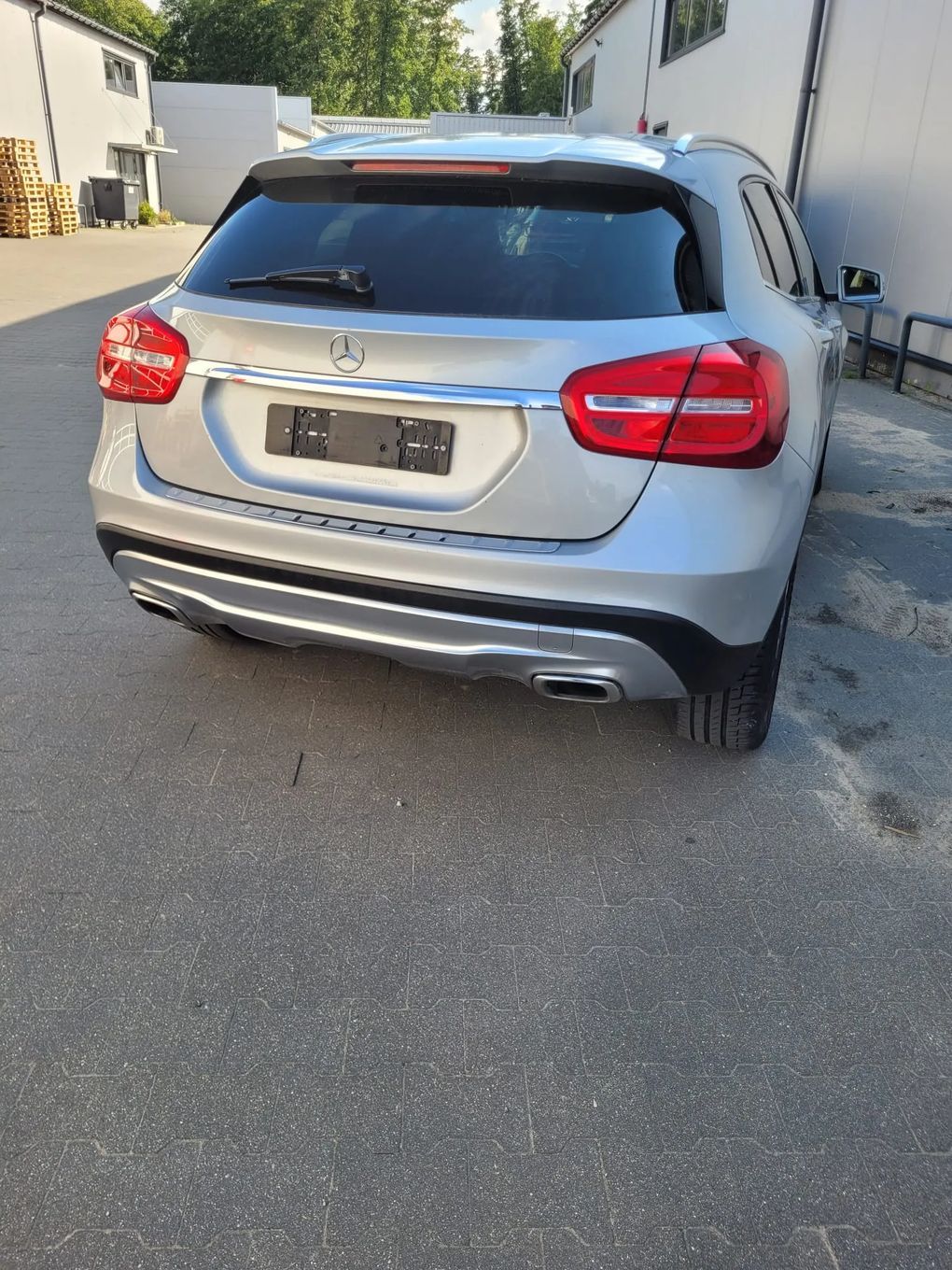 Mercedes-Benz GLA gla 180, gla 200, 1.6 benzyna automat , uszkodzony