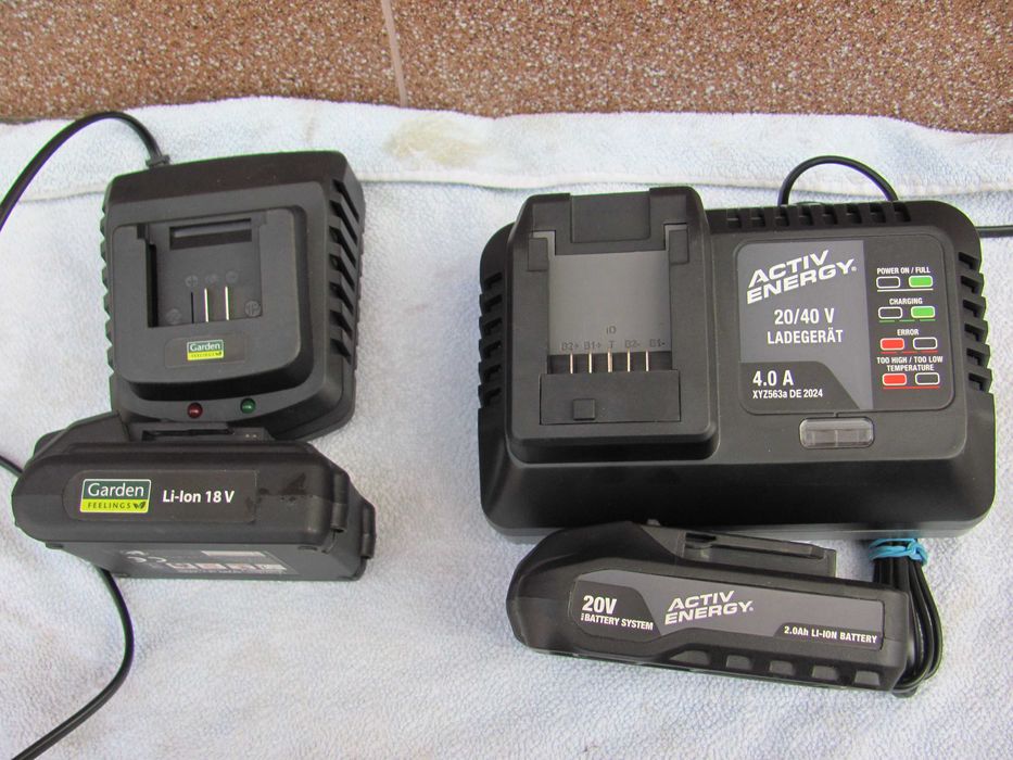 Зарядні з акумуляторами до інструменту