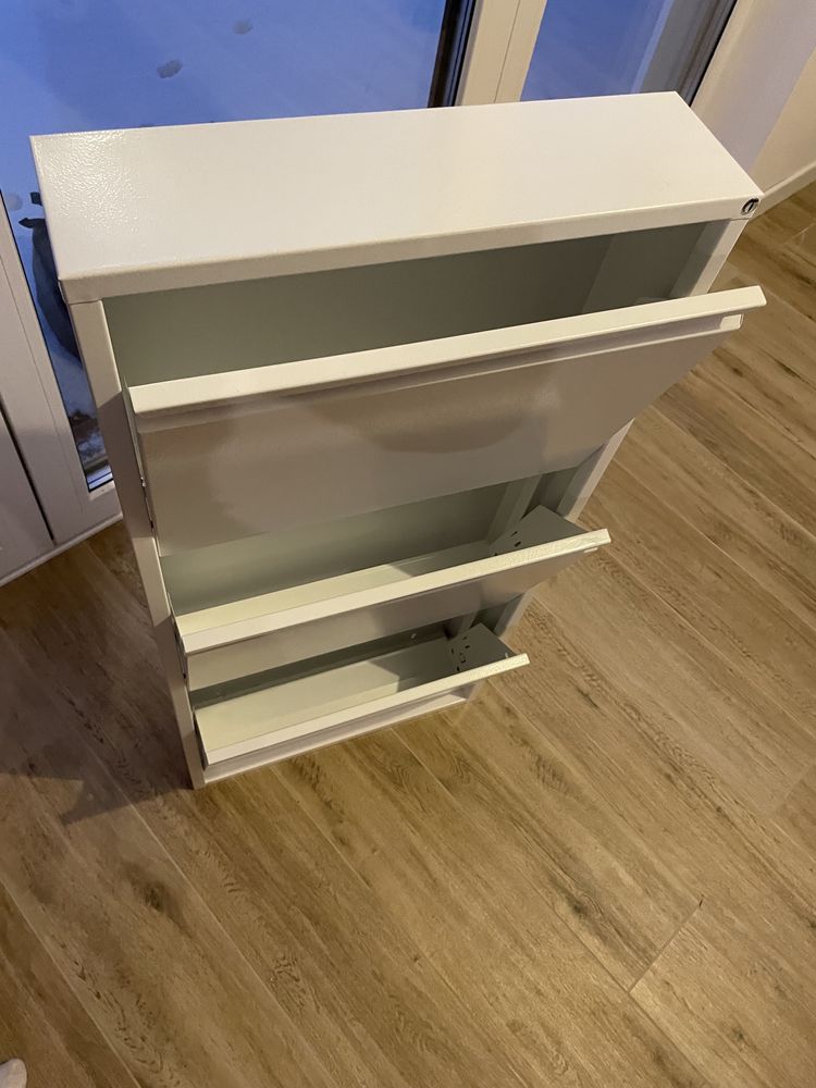 Metalowa szafka na buty Tomasucci