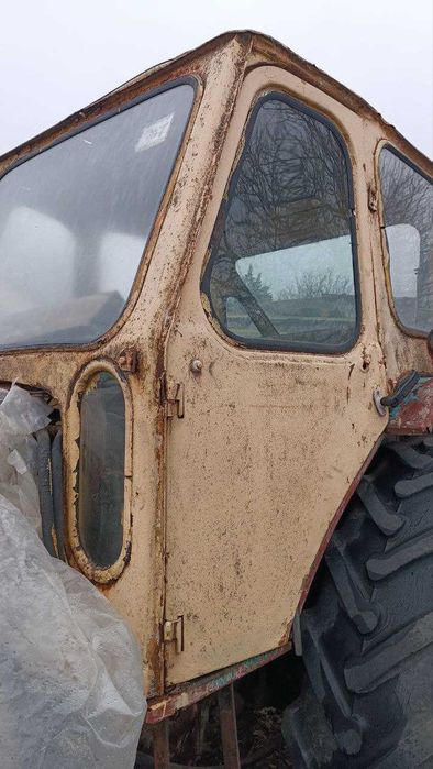 Продам кабину ЮМЗ экскаватора