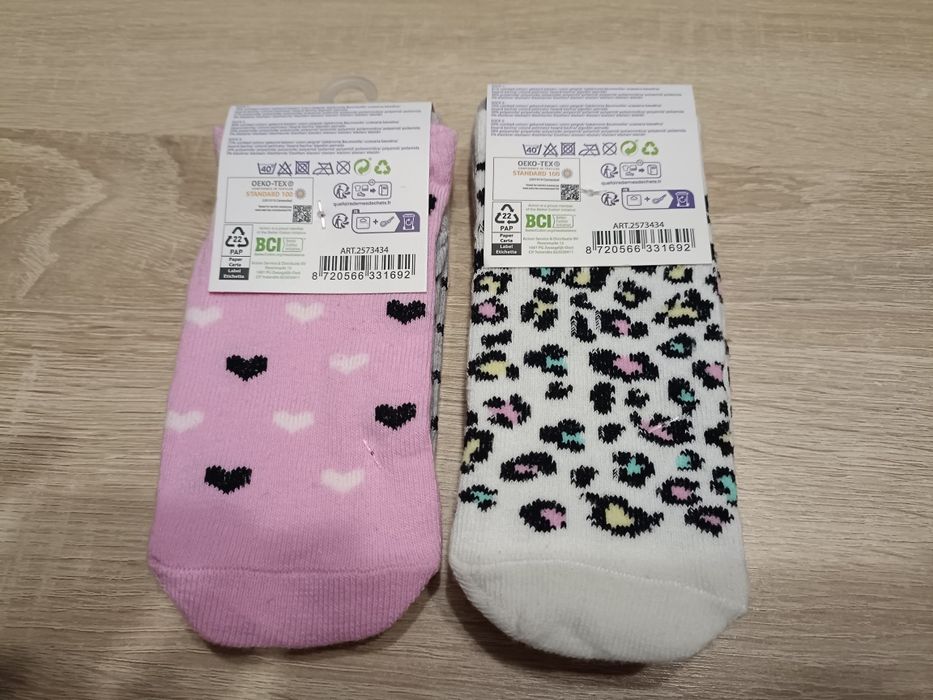 Zestaw 6 par kolorowych skarpetek stopki 23-26