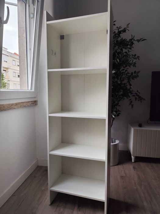 Estante branca do IKEA
