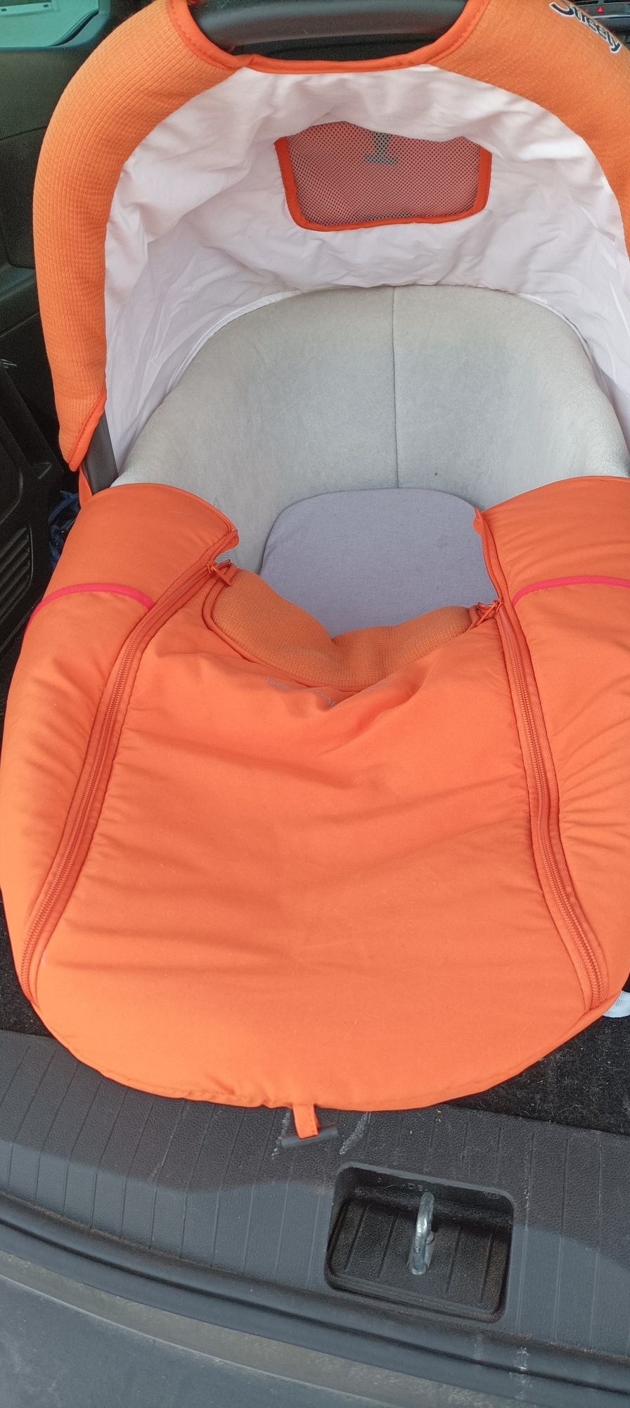 Conjunto cadeira auto + carrinho bebe + Alcofa como novo