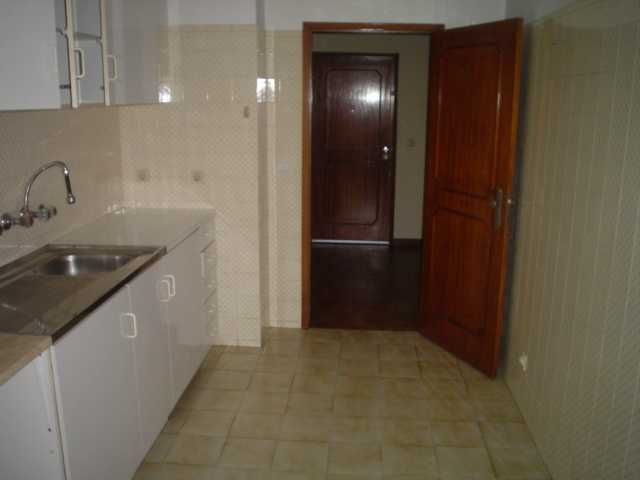 Apartamento T1 c/ lugar de garagem Rio Tinto - Venda Nova
