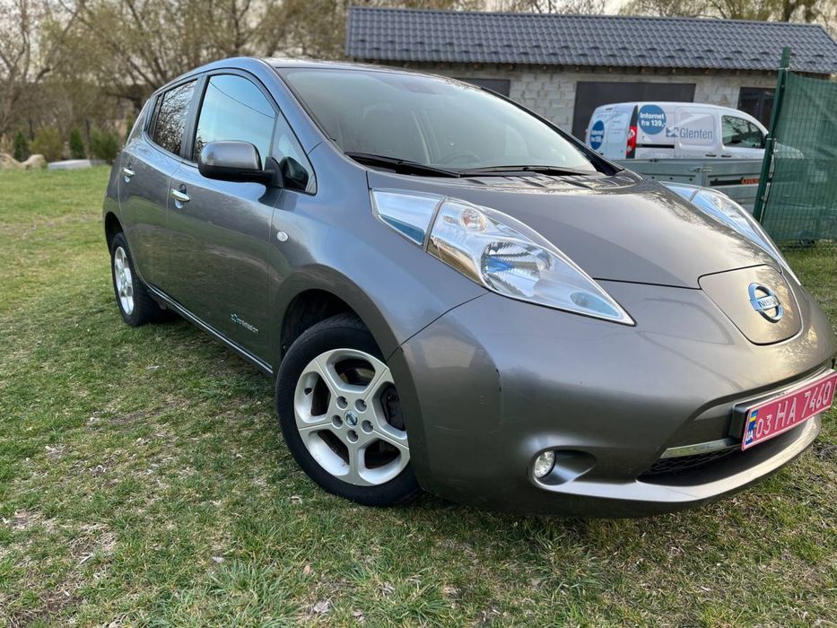 Nissan Leaf 2014  11 поділок  Тепловий насос  90 тис. км