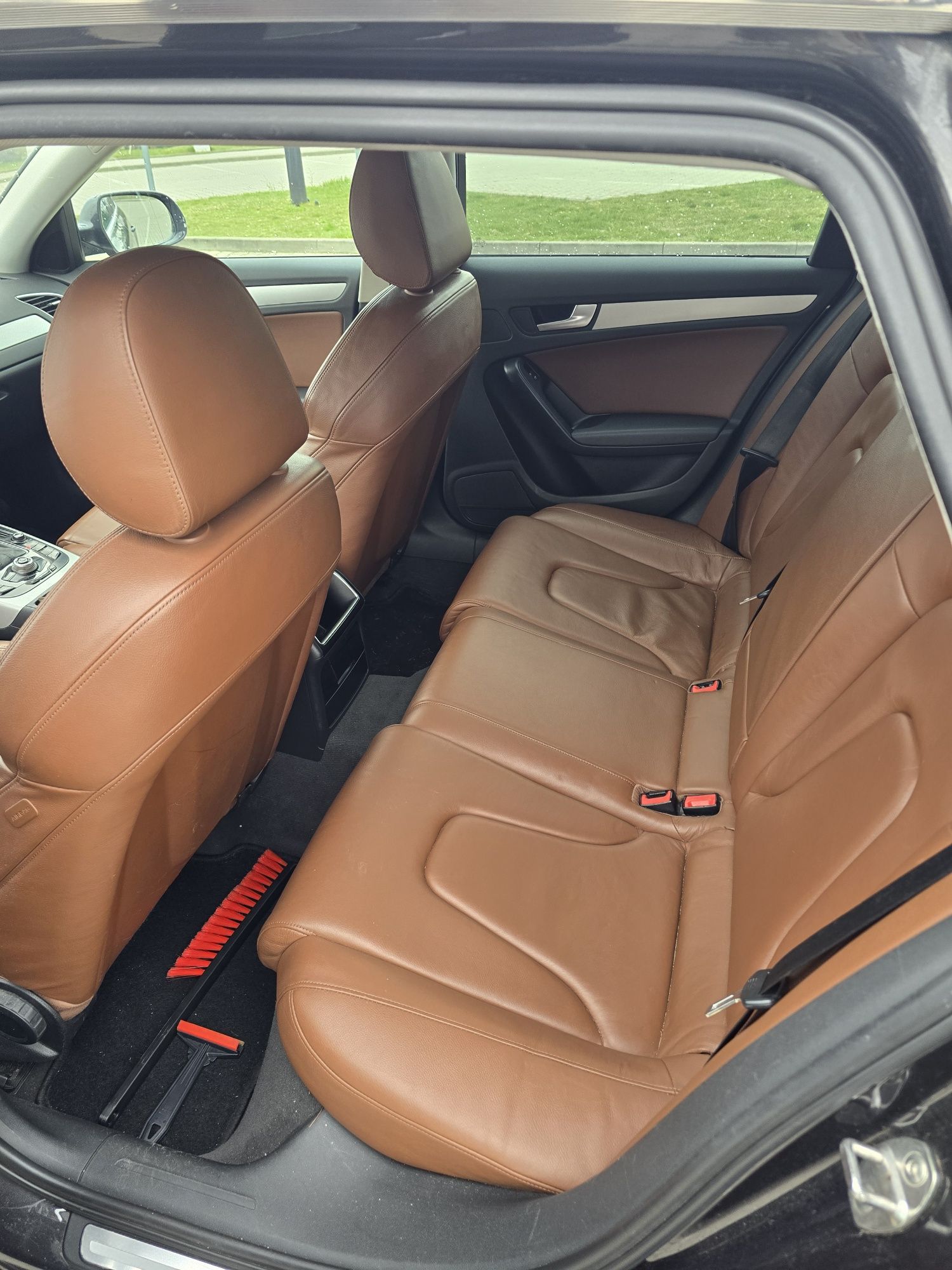Audi a4b8 2010r 2.7V6