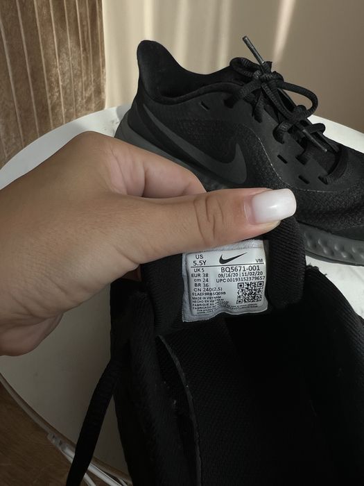 Кросівки Nike 38 розмір | чорні