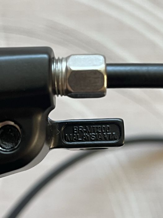 Гальма Shimano mt200