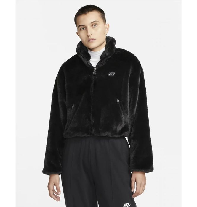 Куртка жіноча Nike Sportswear Swoosh Icon Clash Dv5139-010