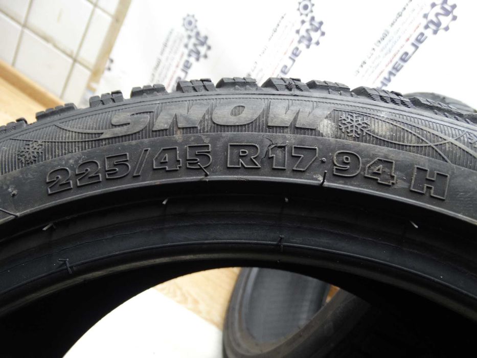 Б/у шини 8.24мм 225/45R17 94H зима 2022 рік