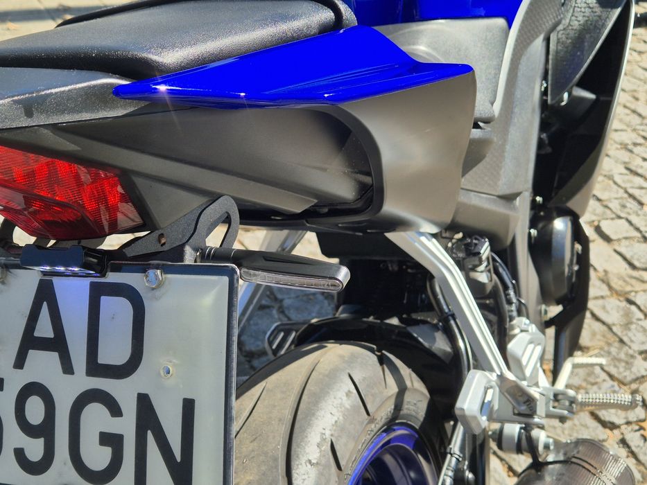 Yamaha yzf r como nova
