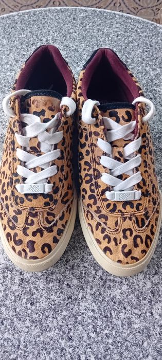 Sapatilhas leopardo de marca