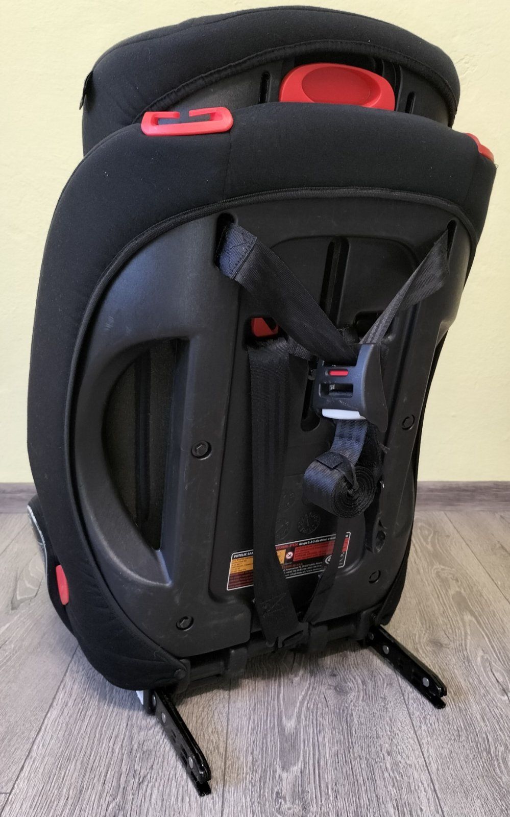 Дитяче автокрісло.  Автокресло детское от 9-36кг Isofix