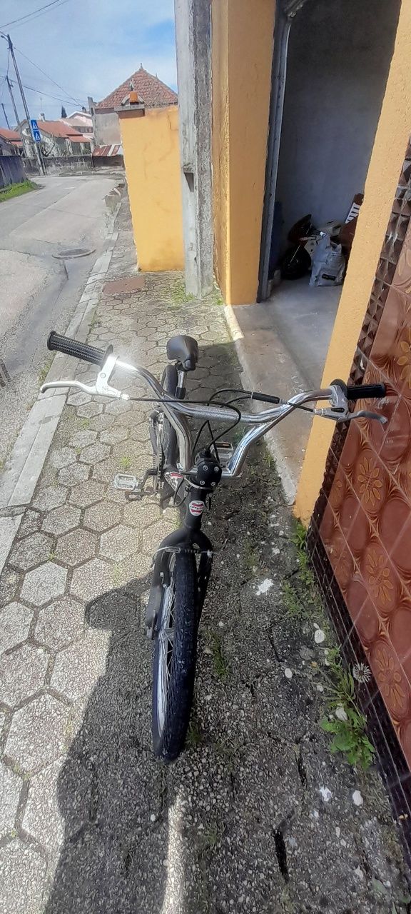 Bicicleta BMX...
