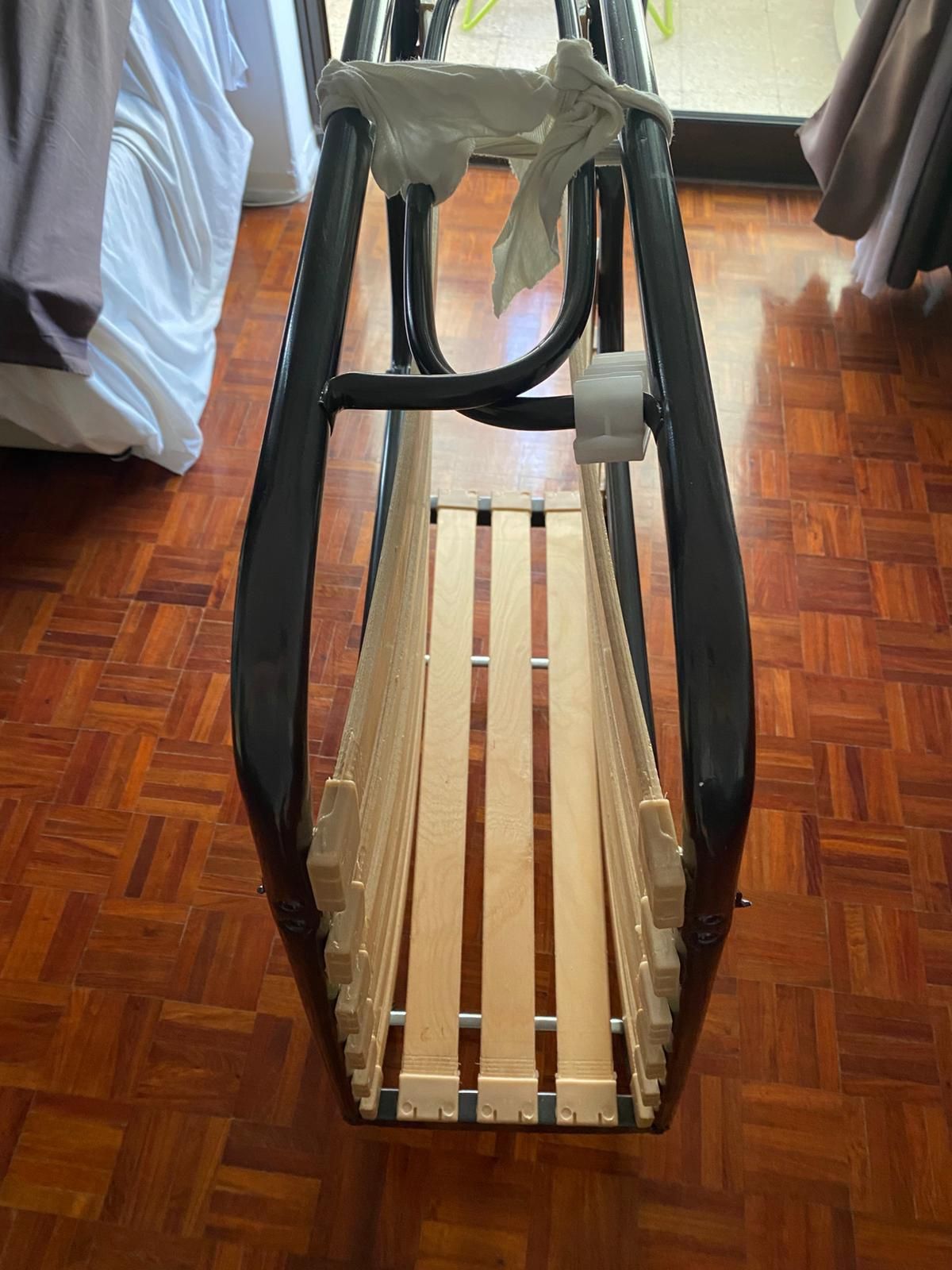 Cama divã solteiro