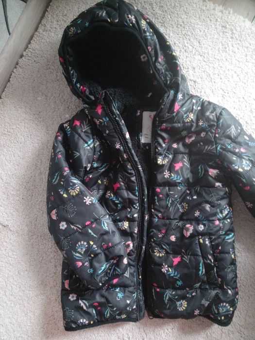 Продам теплу курточку на осінь 110-116р