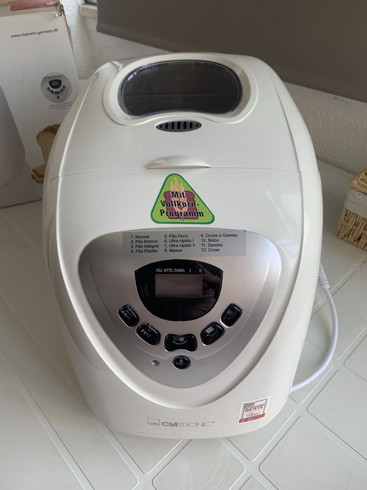 Máquina de Pão - Clatronic BBA 3505