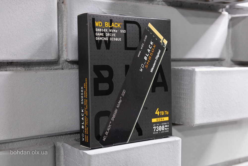 WD Black SN850X 4TB NVMe SSD (WDS400T2X0E)
