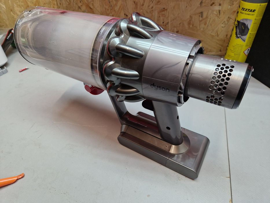 Odkurzacz dyson V11 uszkodzony.