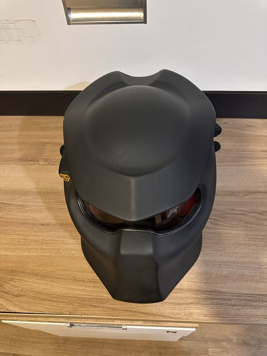 Мотошолом інтеграл full face)Хижак Predator