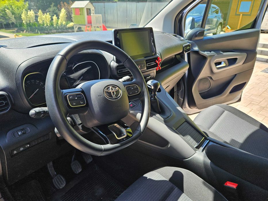 Toyota Proace City Verso Family 1.5 130KM salon 2021r 46000km