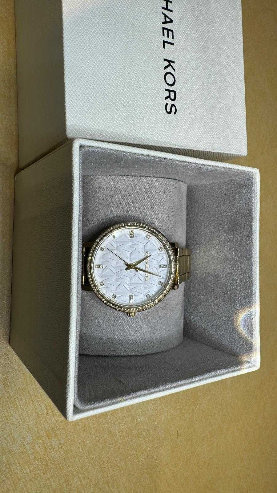 Zegarek damski Michael Kors Pyper logowana tarcza MK4666 kam8