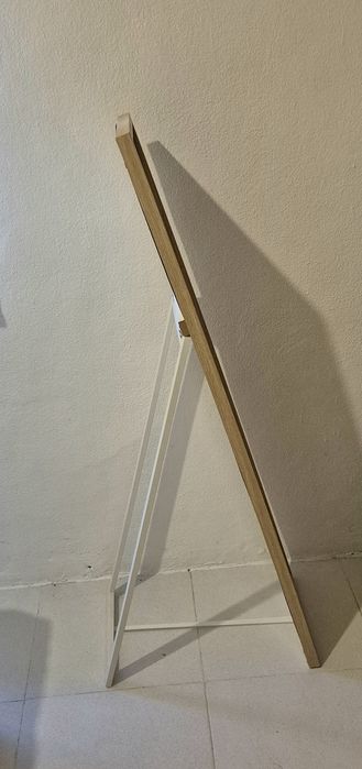 Espelho de pé em madeira