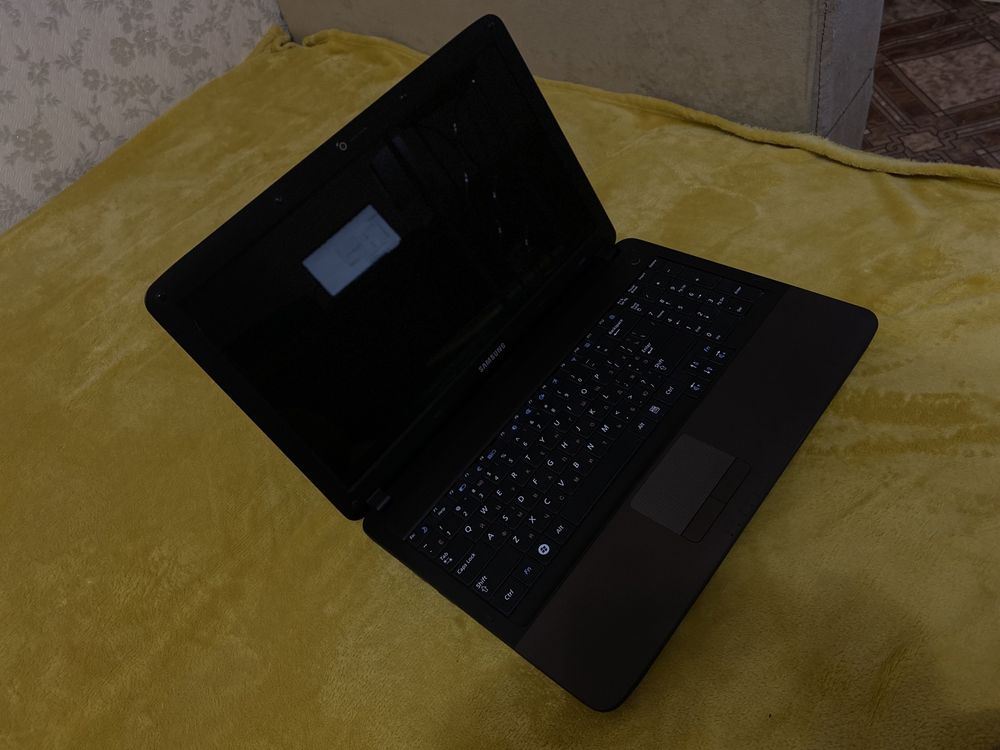 Ноутбук Samsung R540 (i7, 4gb ram)
