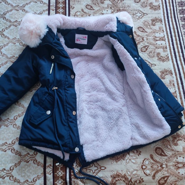 Дитяча парка.Куртка для дівчинки .