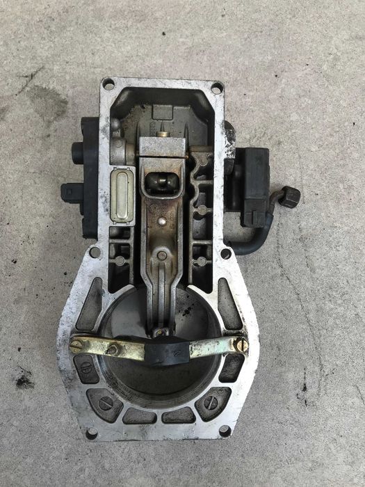 Дозатор інжектор розподільник Audi 80 90 \Volkswagen Passat 2.0 БЕНЗИН