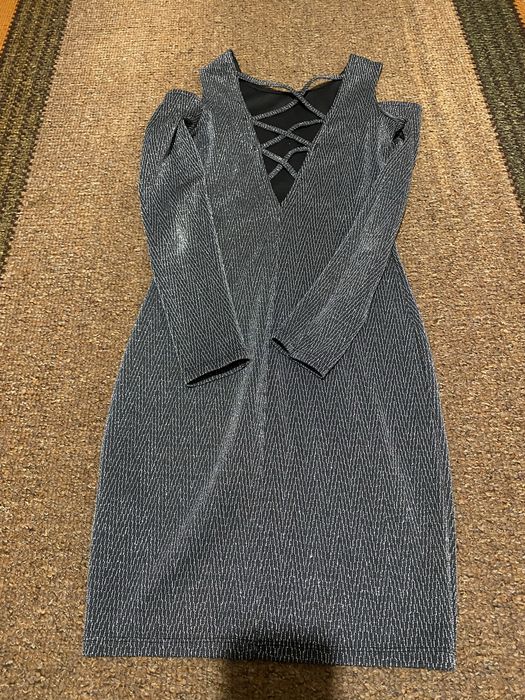 плаття з відкритими плечами