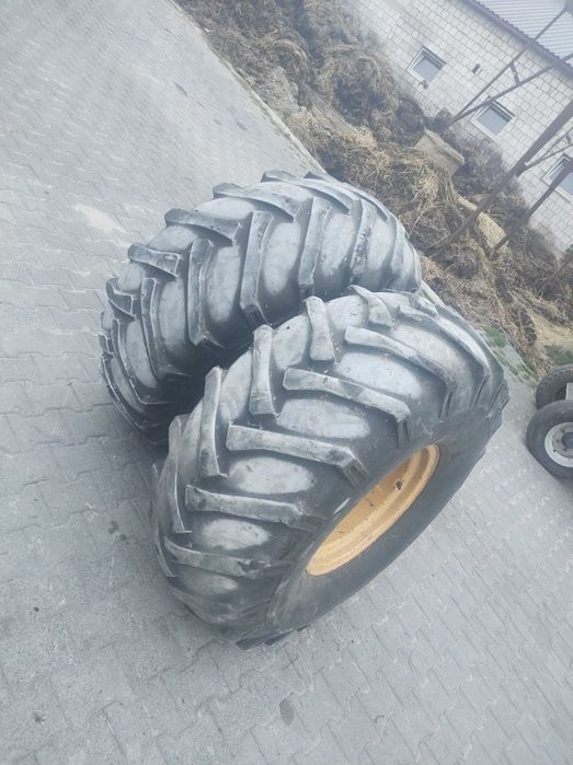 Opony 20x20 do kombajnu MF 487