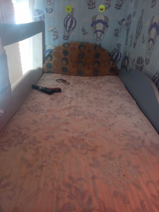 Продаємо ліжко горище в хорошому стані.