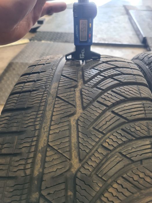 Opony zimowe 225 / 45 18'  Michelin Pilot Alpin 4 PA4 MO 5.5-6mm ładne