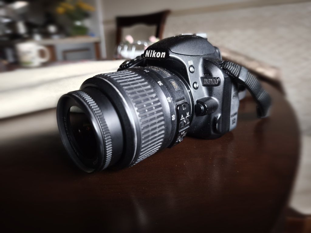 Nikon D3100 + obiektyw Nikkor AFS 18-55 f/3.5-5.6G