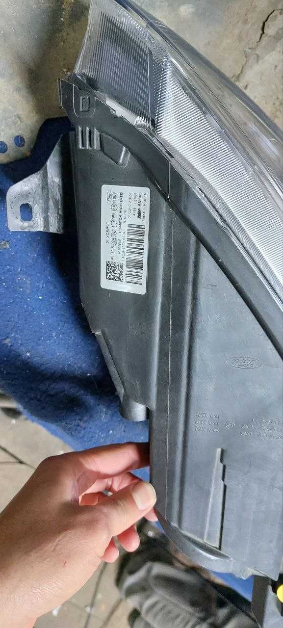 Фара FORD C-Max (Би-ксенон) 12-18 г. правая